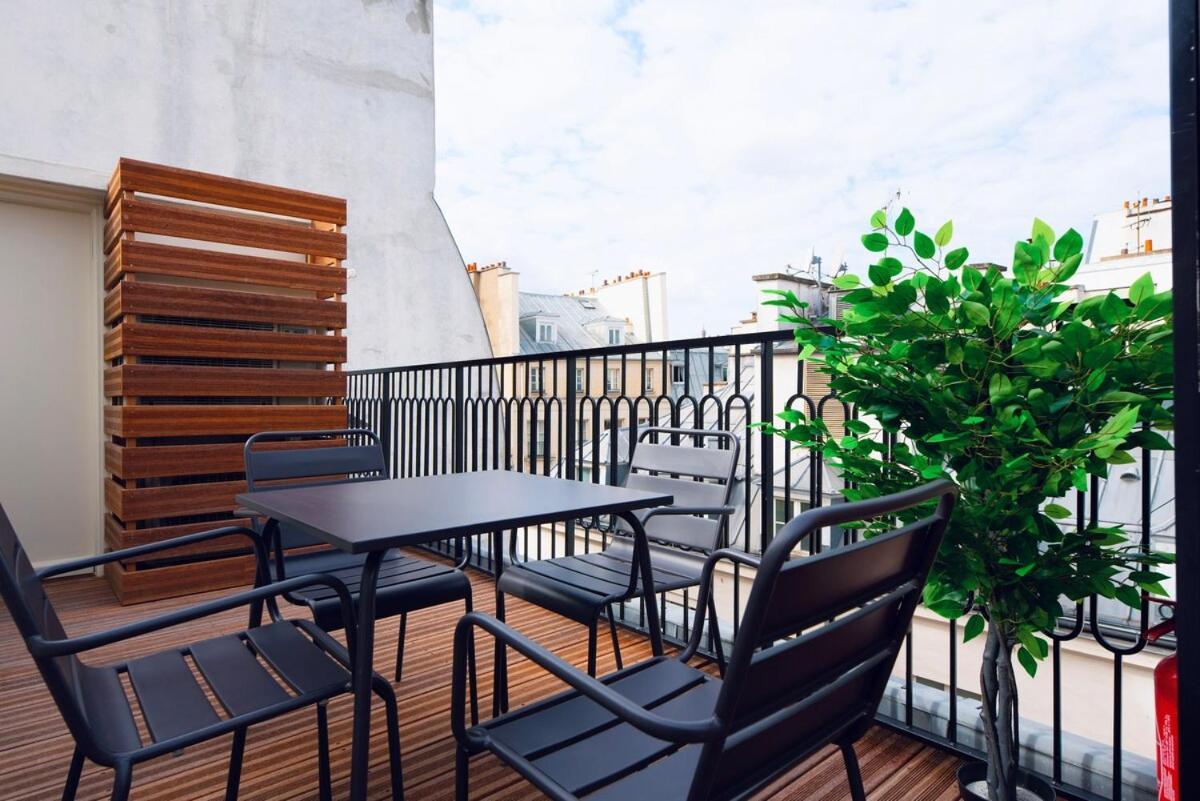 Stylish Triplex With Amazing Terrace Near Louvre Appartement Parijs