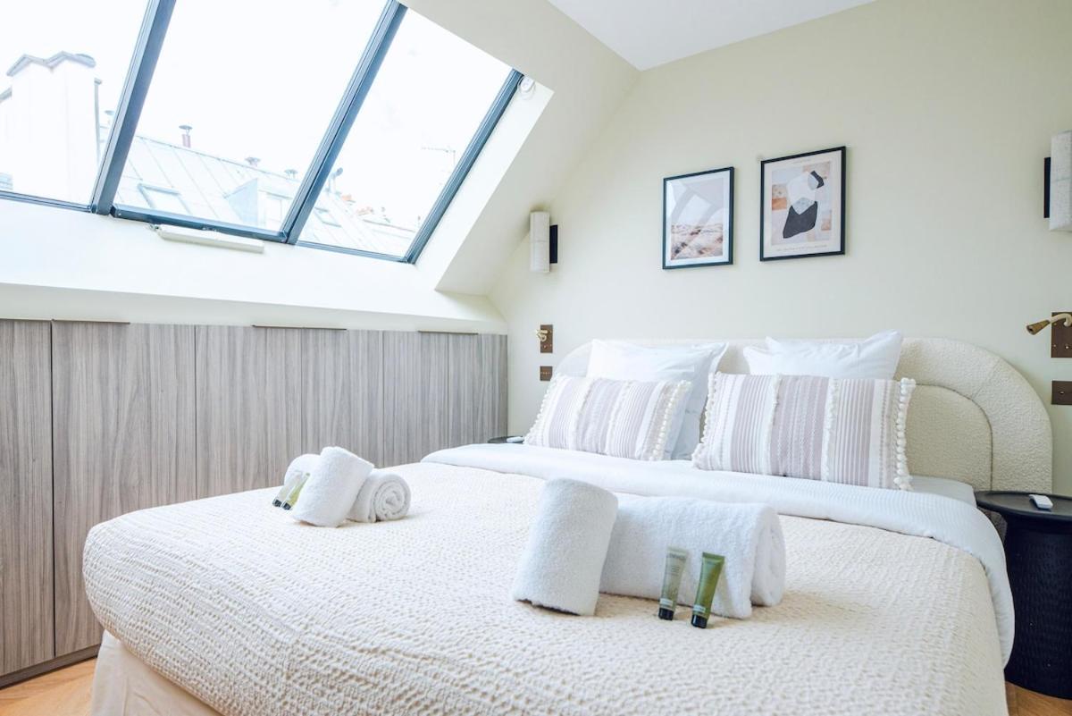 Stylish Triplex With Amazing Terrace Near Louvre Appartement Parijs