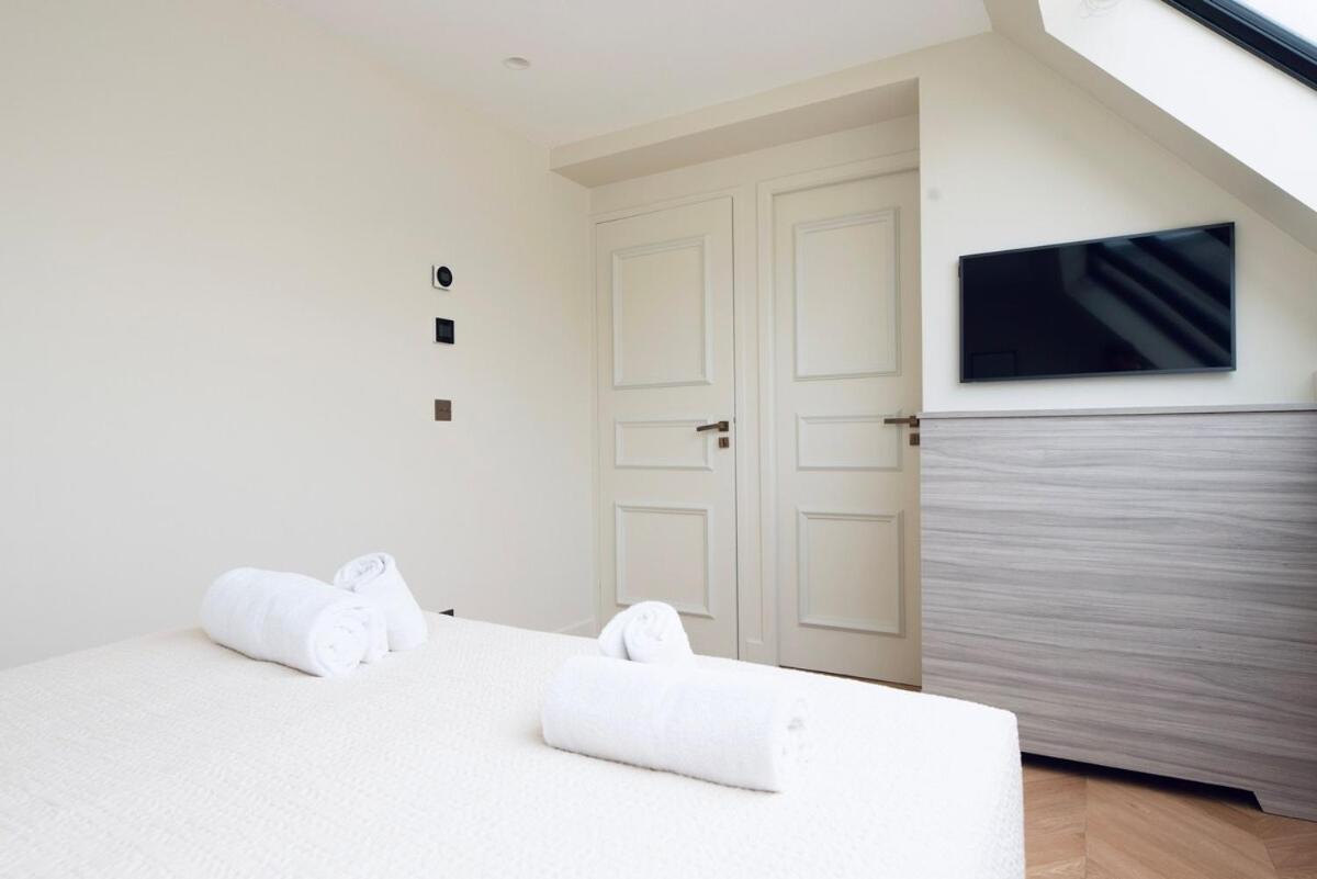 Stylish Triplex With Amazing Terrace Near Louvre Parijs