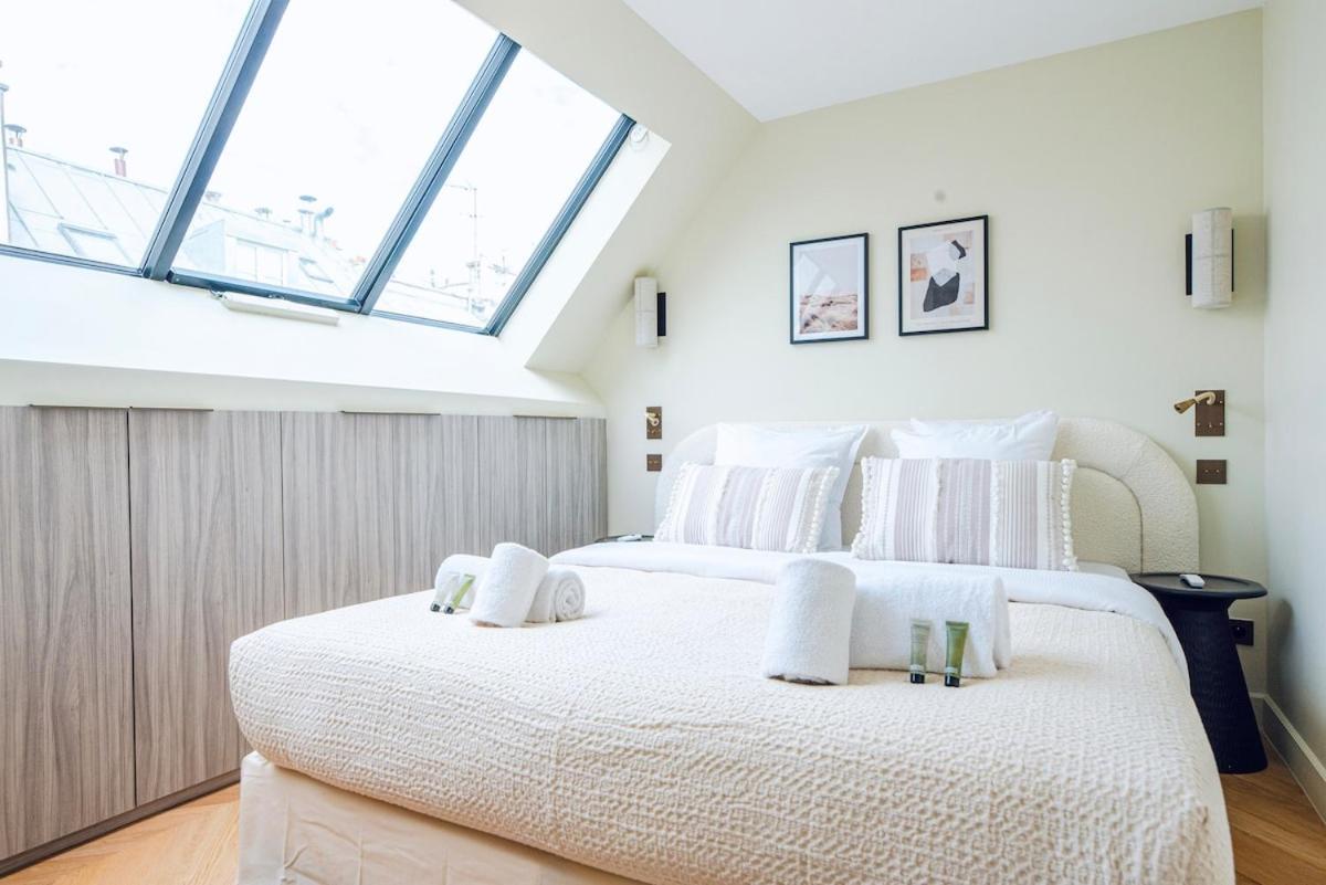 Stylish Triplex With Amazing Terrace Near Louvre Appartement Parijs