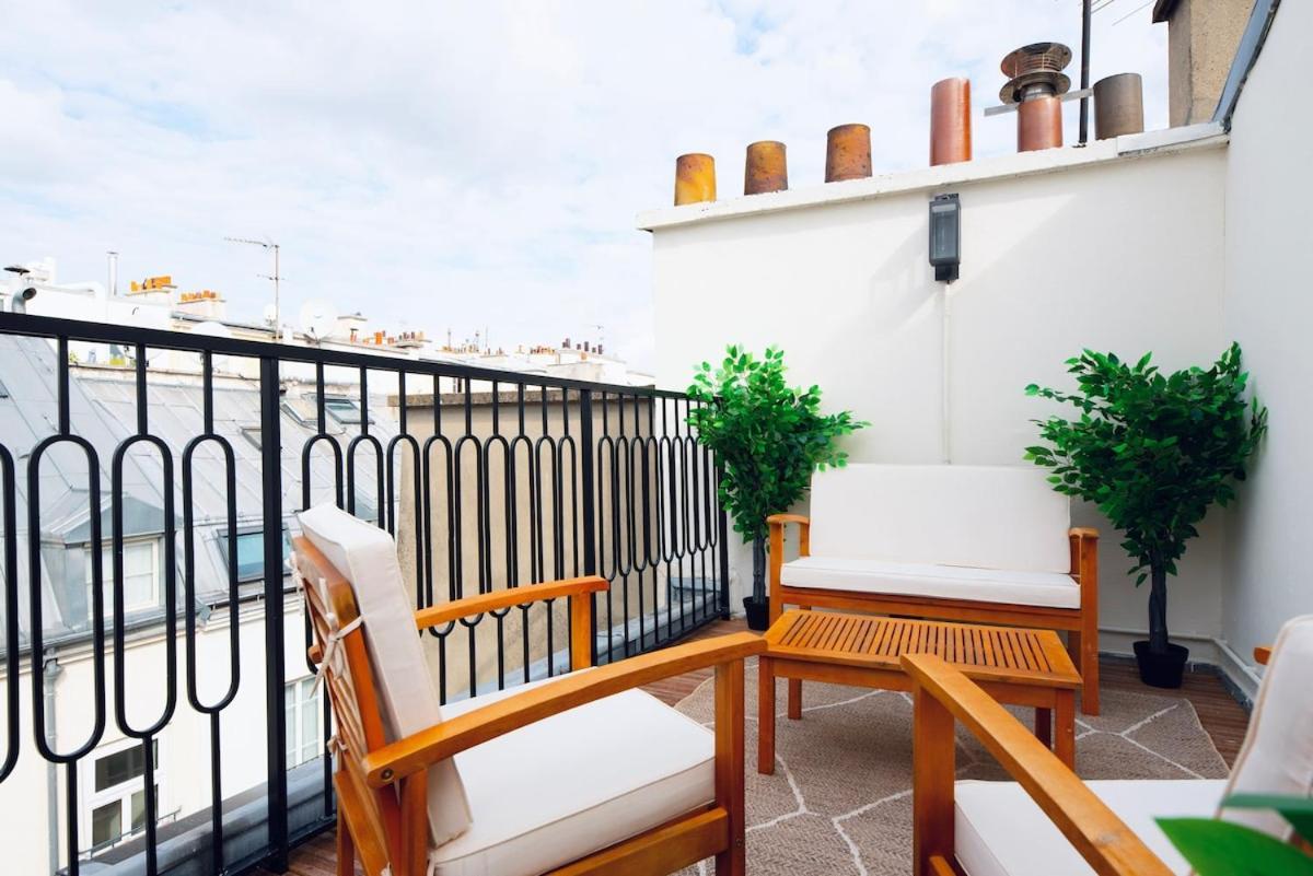 Stylish Triplex With Amazing Terrace Near Louvre Parijs