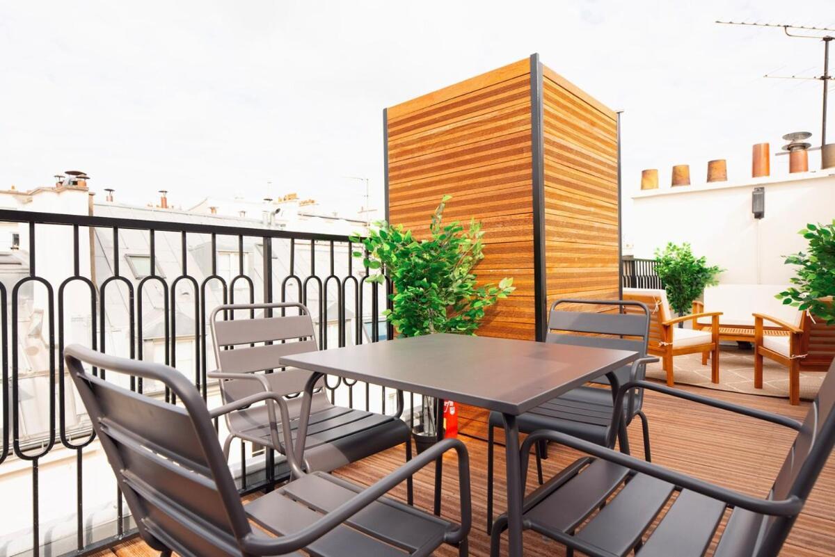 Stylish Triplex With Amazing Terrace Near Louvre *