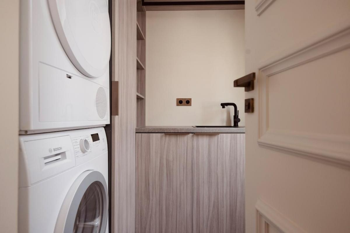 Stylish Triplex With Amazing Terrace Near Louvre Appartement Paris